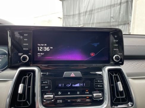 Certified 2023 Kia Sorento SX Prestige w/ Panoramic Sunroof Package AWD/4WD image 16