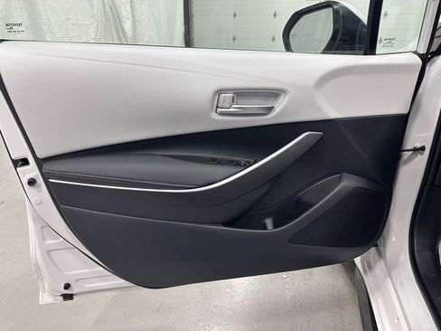 Used 2025 Toyota Corolla SE w/ SE Premium Package image 8