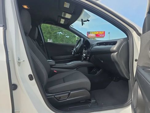 Used 2021 Honda HR-V Sport image 42