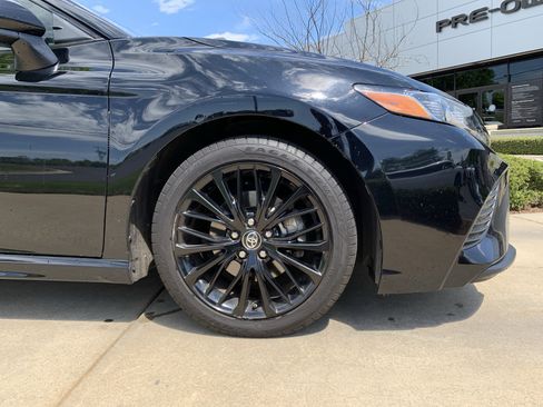 Used 2019 Toyota Camry SE image 13