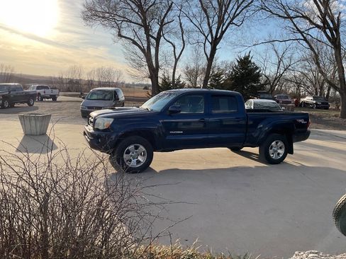 Used 2007 Toyota Tacoma PreRunner RWD image 8