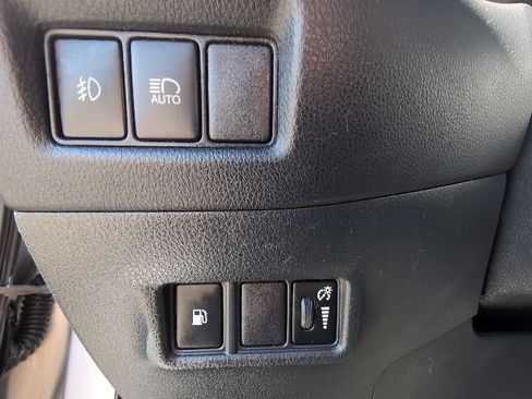 Used 2019 Toyota C-HR Limited image 17