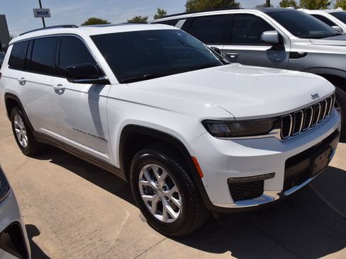 Used 2022 Jeep Grand Cherokee L Limited w/ Luxury Tech Group II RWD image 4
