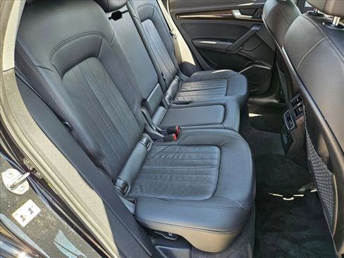 Used 2020 Audi Q5 2.0T Premium w/ Convenience Package AWD/4WD image 17