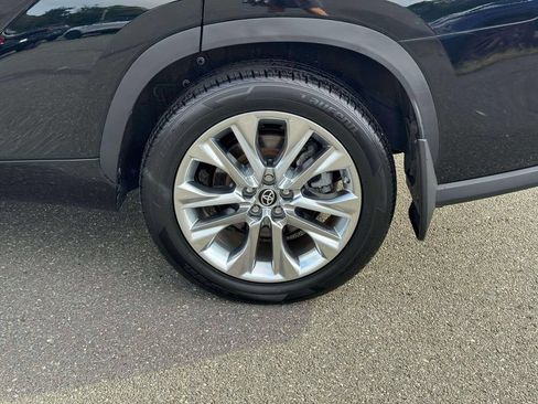 Used 2023 Toyota Highlander Limited AWD/4WD image 11