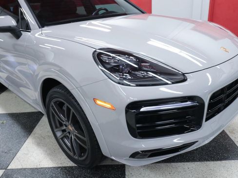 Used 2021 Porsche Cayenne Coupe AWD/4WD image 38