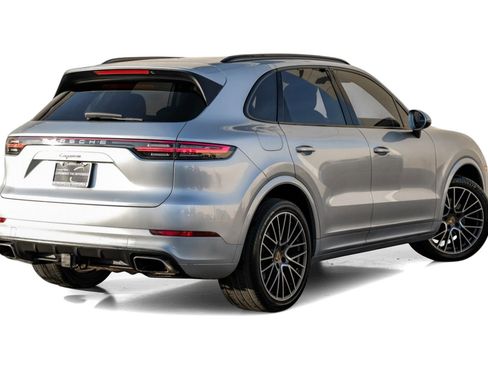 Used 2020 Porsche Cayenne image 7