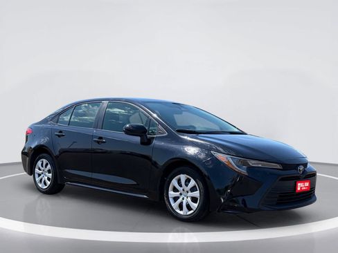 Used 2024 Toyota Corolla LE FWD image 5