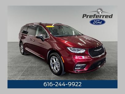 Used 2023 Chrysler Pacifica Limited