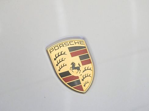Used 2024 Porsche Macan AWD/4WD image 8