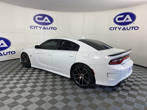 Used 2016 Dodge Charger R/T Scat Pack w/ Technology Group RWD image 5