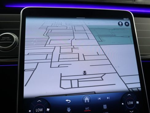 Used 2023 Mercedes-Benz S 580e 4MATIC Sedan image 15