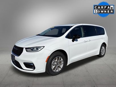 Used 2024 Chrysler Pacifica Touring-L