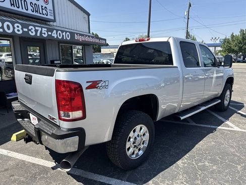 Used 2013 GMC Sierra 2500 SLT w/ SLT Convenience Package AWD/4WD image 4