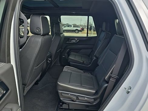 Used 2025 GMC Yukon Elevation image 12