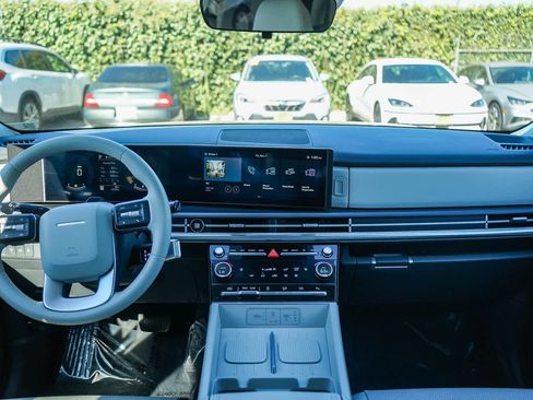 Used 2025 Hyundai Santa Fe SEL image 13