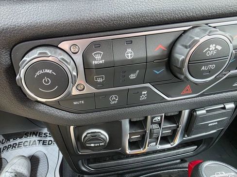 New 2026 Jeep Gladiator Sport image 18