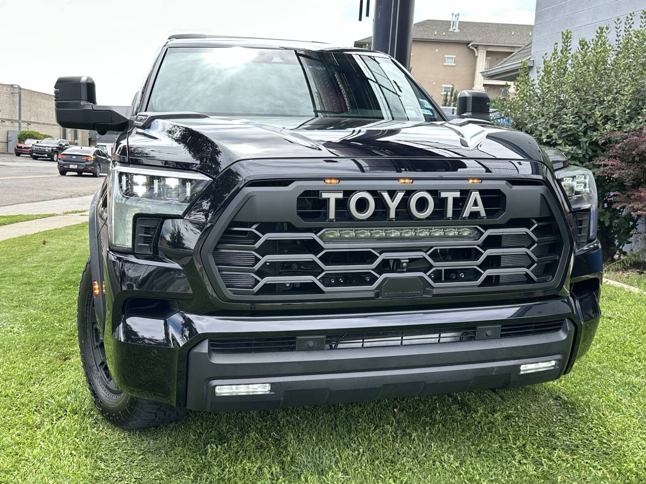 Used 2025 Toyota Sequoia TRD Pro AWD/4WD image 4