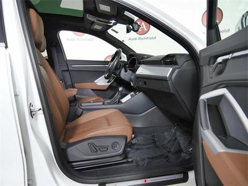 Used 2021 Audi Q3 2.0T Premium w/ Convenience Package image 11