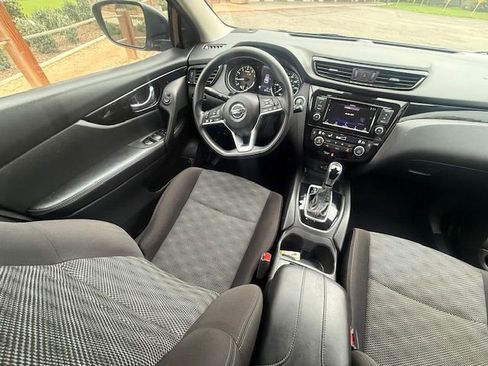 Used 2019 Nissan Rogue Sport SV image 21