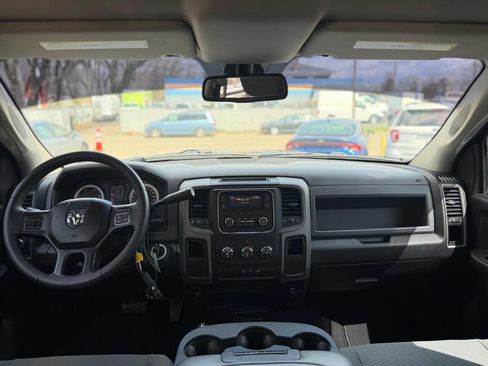 Used 2018 RAM 2500 Tradesman w/ Chrome Appearance Group image 21