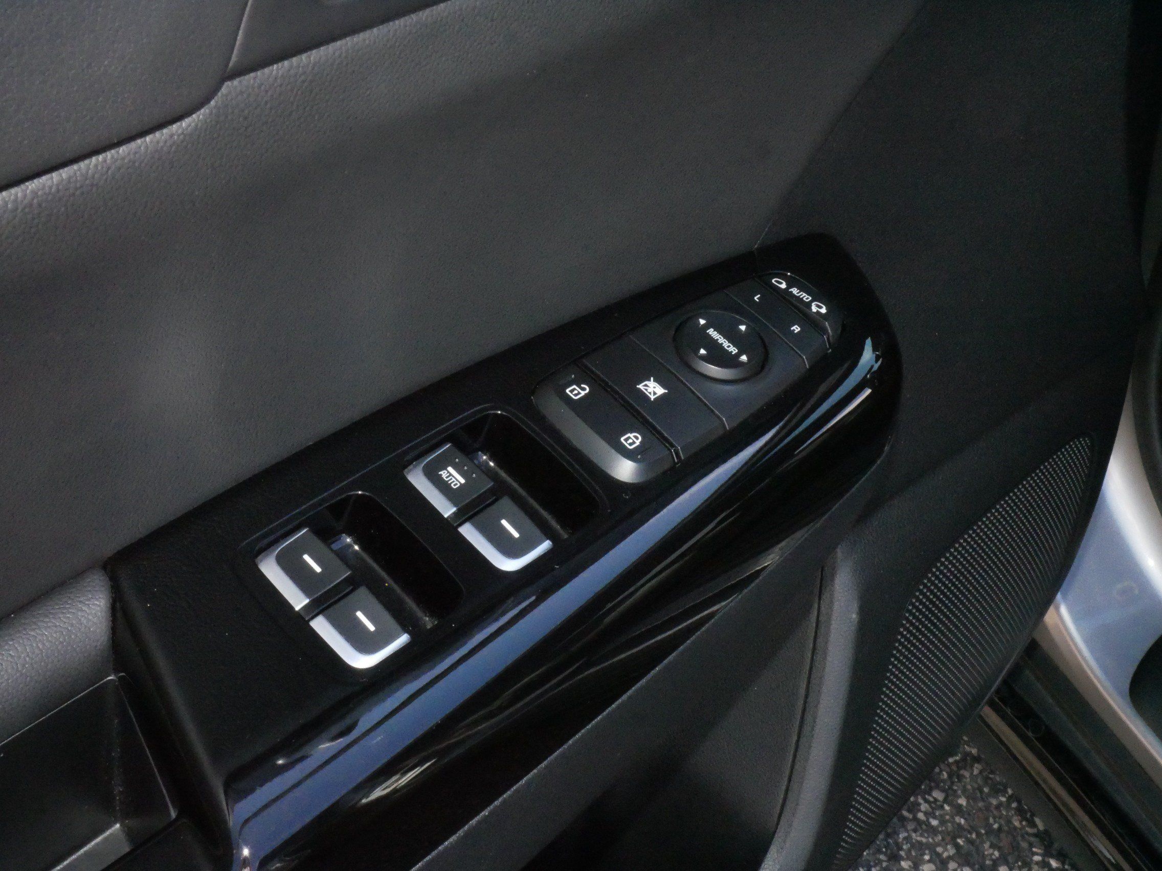 Used 2021 Kia Sportage S w/ S AWD Premium Package image 19
