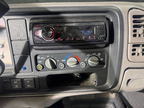 Used 1999 Chevrolet Tahoe Z71 image 15