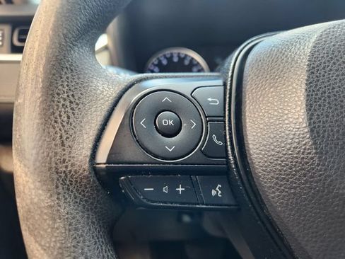 Used 2019 Toyota RAV4 LE FWD image 27