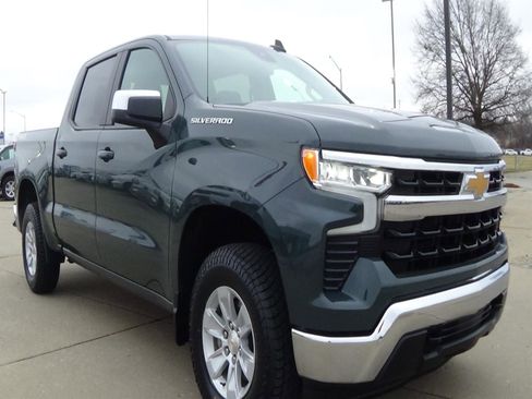 Used 2025 Chevrolet Silverado 1500 LT image 4