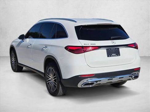 Certified 2025 Mercedes-Benz GLC 300 image 8