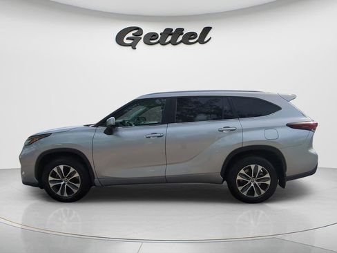 Certified 2024 Toyota Highlander XLE AWD/4WD image 8