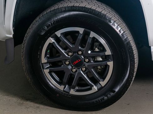 Used 2024 Toyota Tacoma TRD Sport image 19