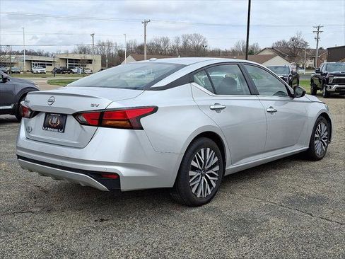 Used 2024 Nissan Altima 2.5 SV image 24