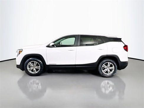 Used 2024 GMC Terrain SLE image 6