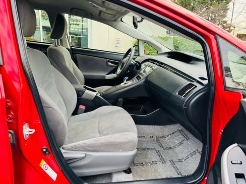 Used 2013 Toyota Prius Three image 20