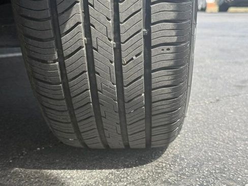 Used 2017 Jeep Cherokee Sport image 38