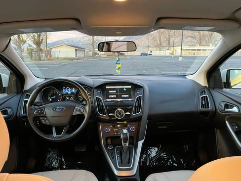 Used 2015 Ford Focus Titanium image 12