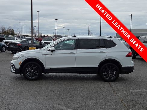 Used 2024 Volkswagen Tiguan SE image 3