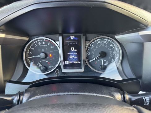 Certified 2022 Toyota Tacoma SR5 image 25