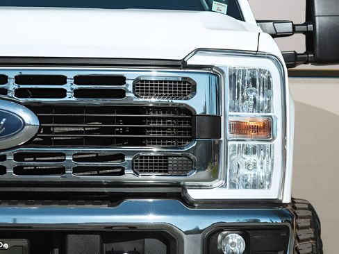 Used 2024 Ford F250 XLT w/ FX4 Off-Road Package image 9