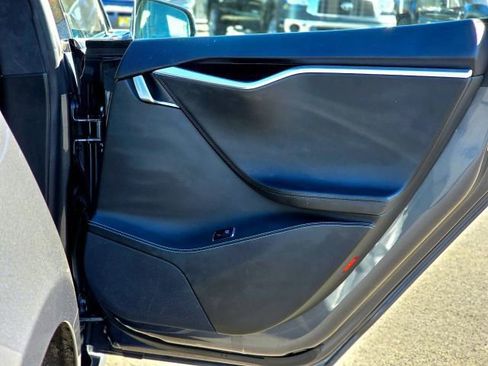 Used 2015 Tesla Model S 85D image 37