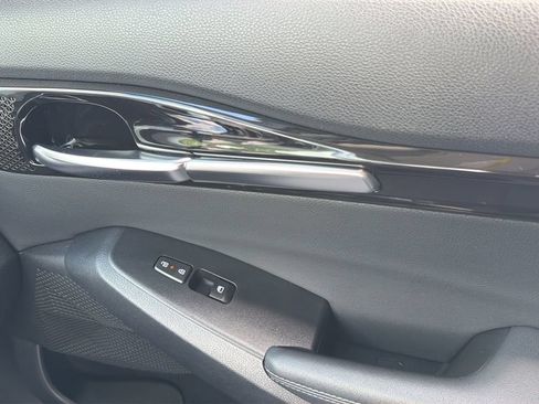 Used 2024 Kia Seltos S FWD image 15