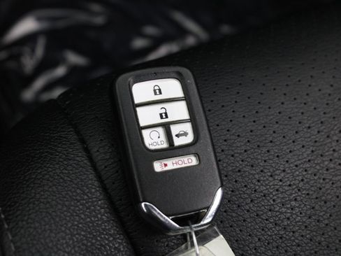 Used 2016 Honda Accord Touring image 30