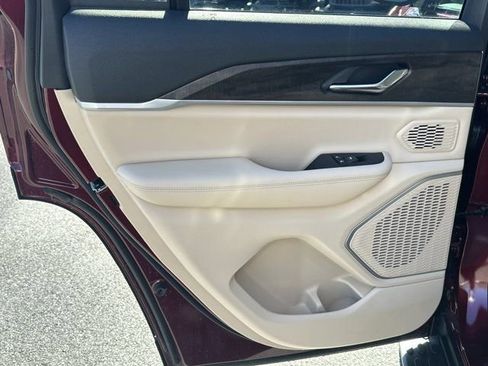 New 2026 Jeep Grand Cherokee Limited w/ Luxury Tech Group II image 22