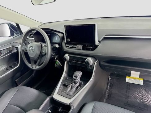 Certified 2025 Toyota RAV4 LE FWD image 29