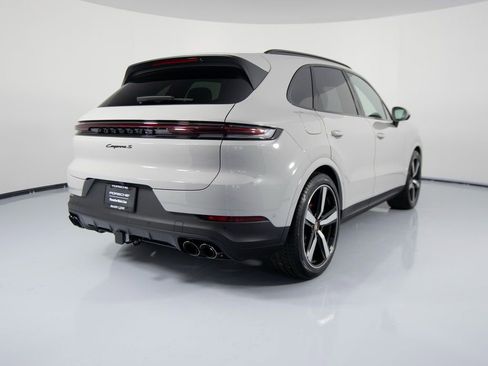 New 2026 Porsche Cayenne S image 7