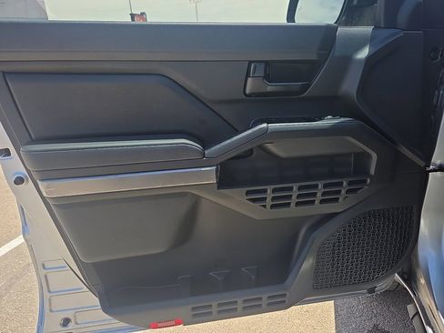 New 2026 Toyota Tacoma SR5 RWD image 17