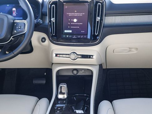 New 2026 Volvo XC40 B5 Plus w/ Protection Package Premier image 25