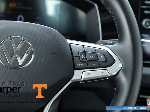 Used 2025 Volkswagen Jetta SE w/ Sunroof Package FWD image 59