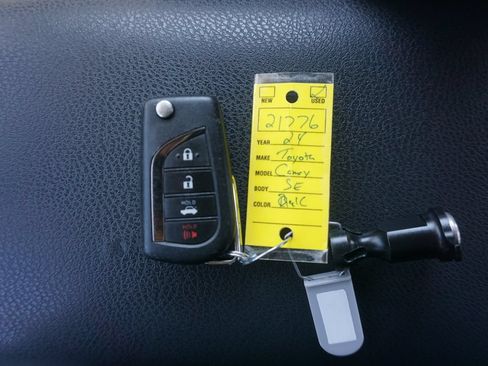 Used 2024 Toyota Camry SE FWD image 32